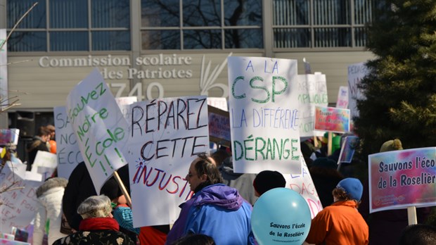 Des parents de la Roselière mettent la CSP en demeure